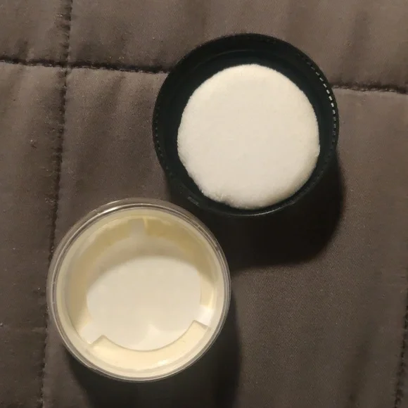 Translucent powder - Picture 3 of 3